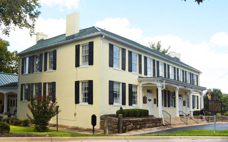 Davis Inn