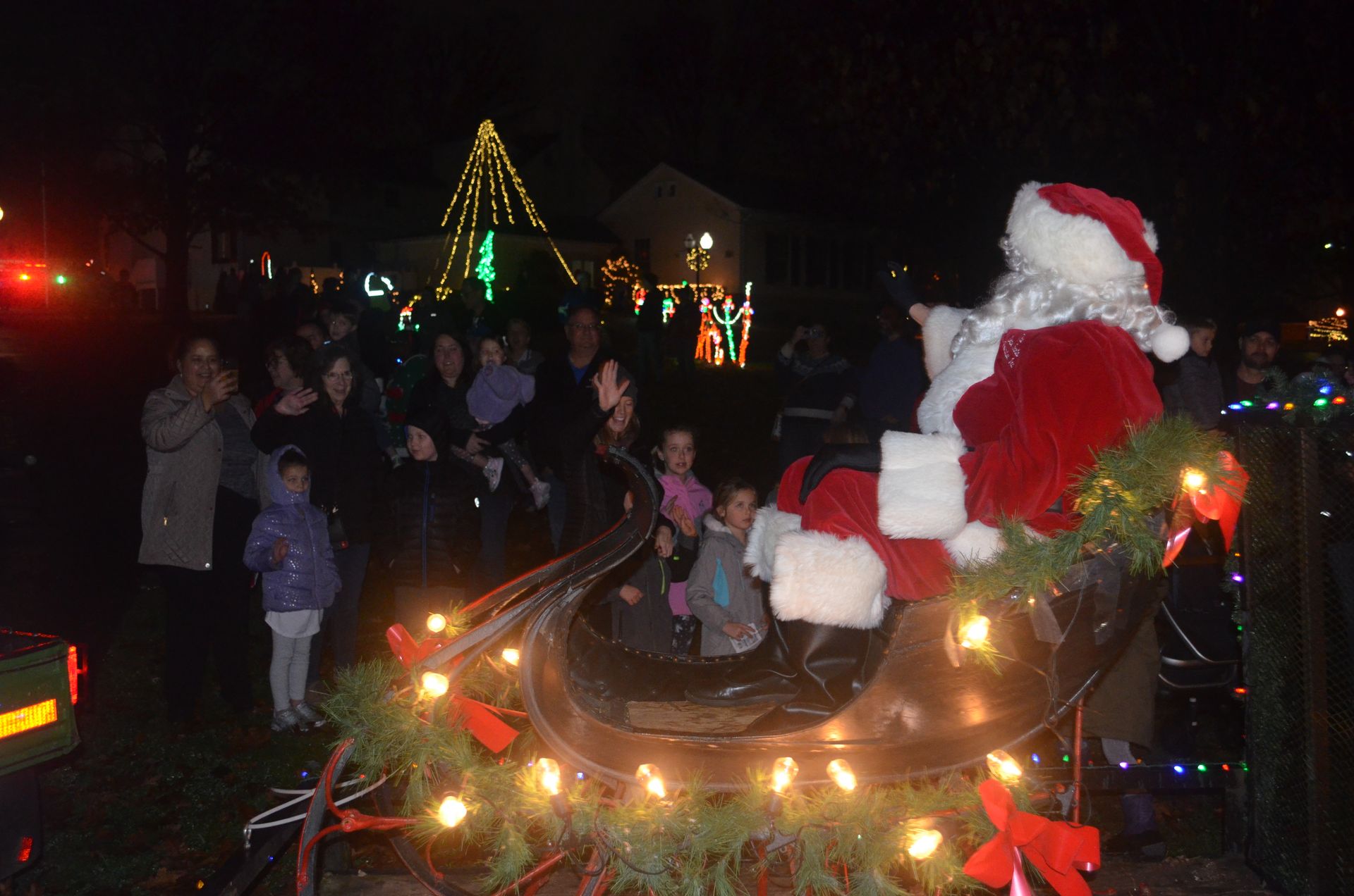 Light Up Middletown Santa Arriving